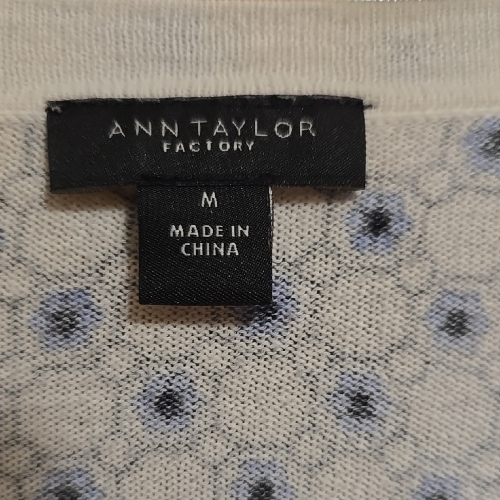 Ann Taylor Factory Blue and White Floral Cardigan Sweater M - Picture 2 of 5